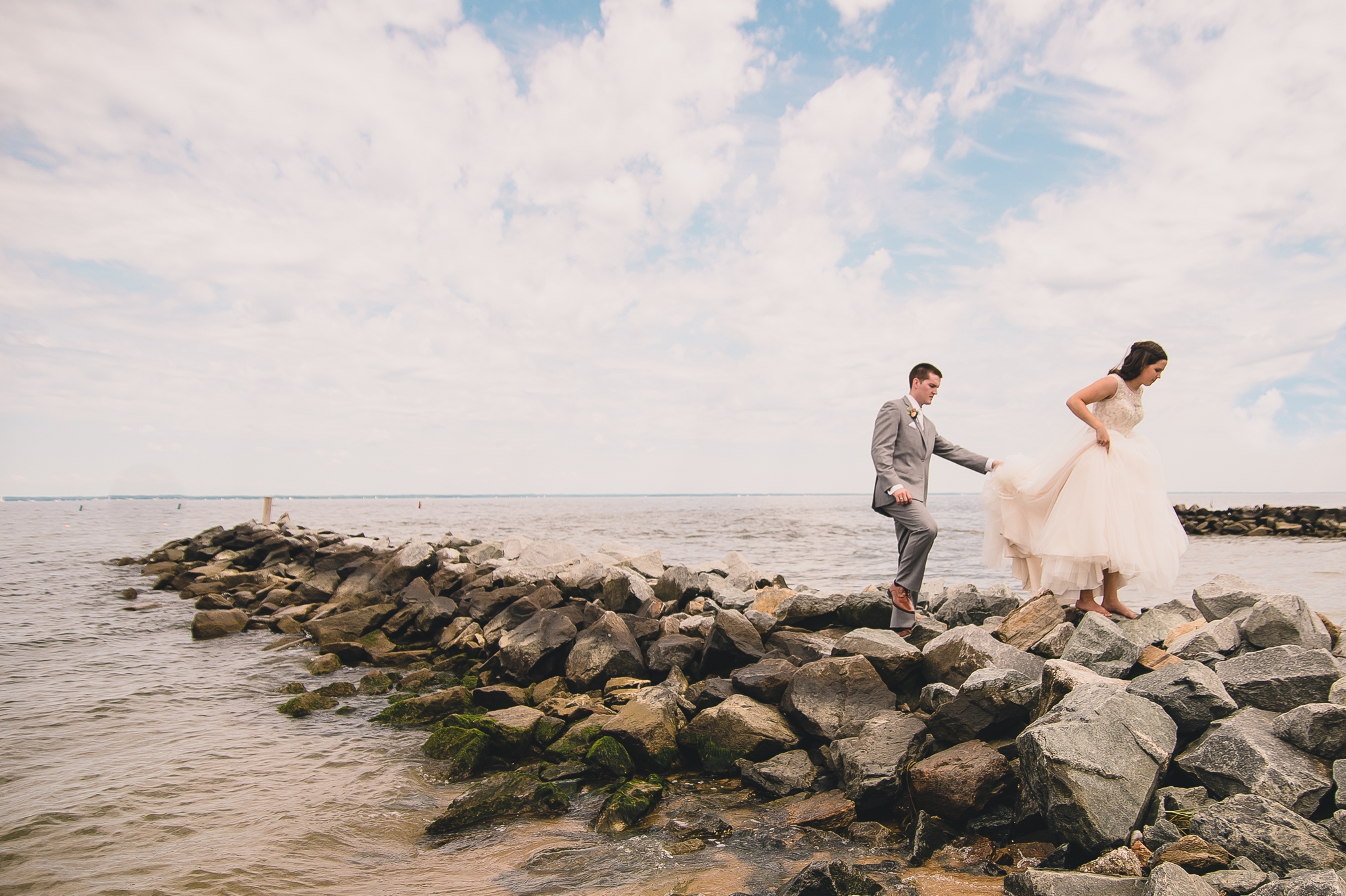 chesapeake bay wedding at silver swan bayside on kent island maryland by jonathan hannah photography