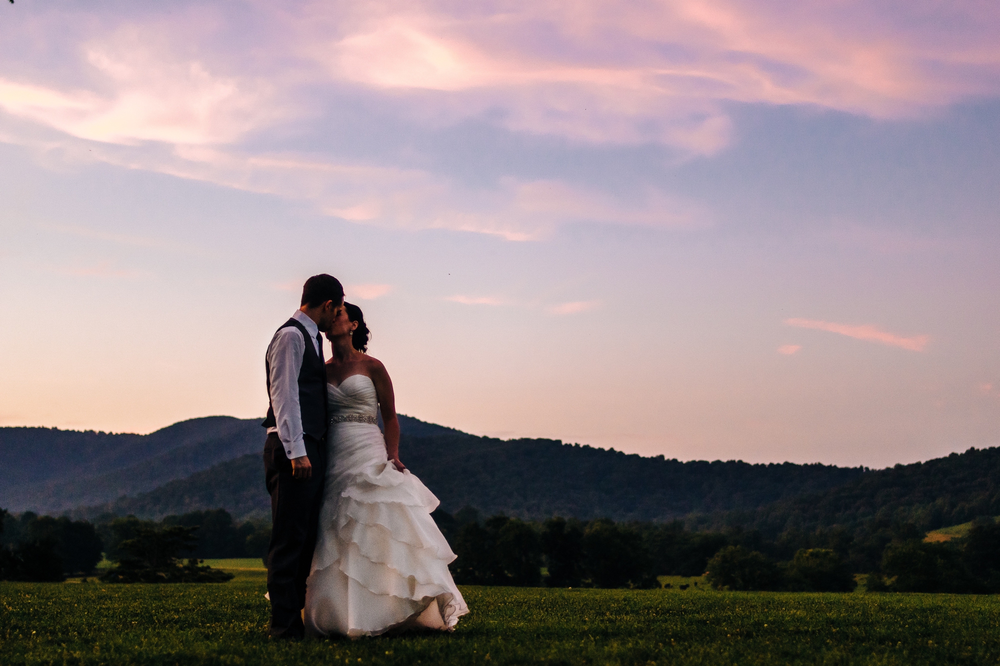 Lynchburg Virginia Wedding photographer Jonathan Hannah Photography Mountain Marriott Ranch Business Office & Inn at Fairfield Farm