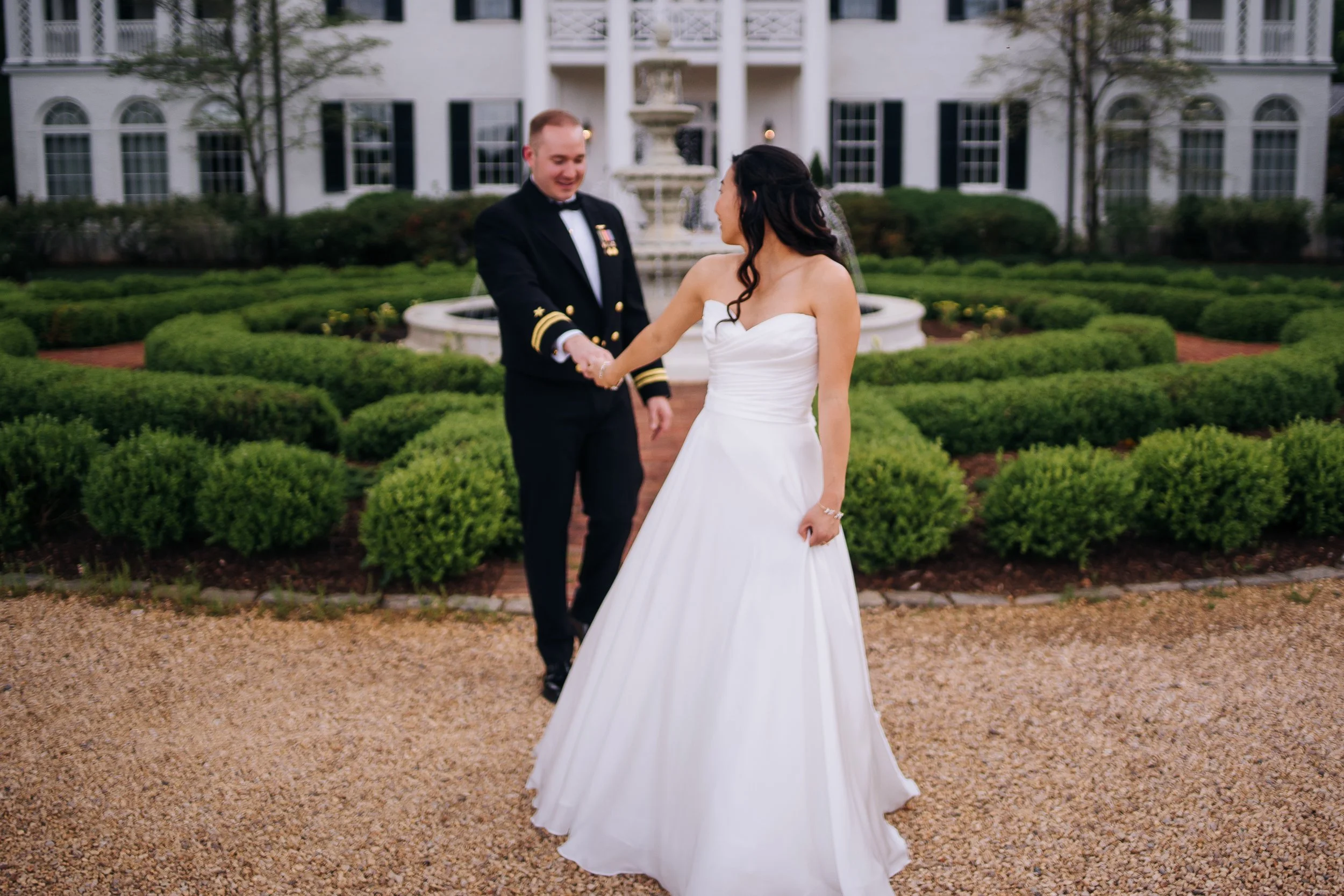 Jake &amp; Catherine’s Glamorous Marine wedding at Keswick Vineyards, Virginia
