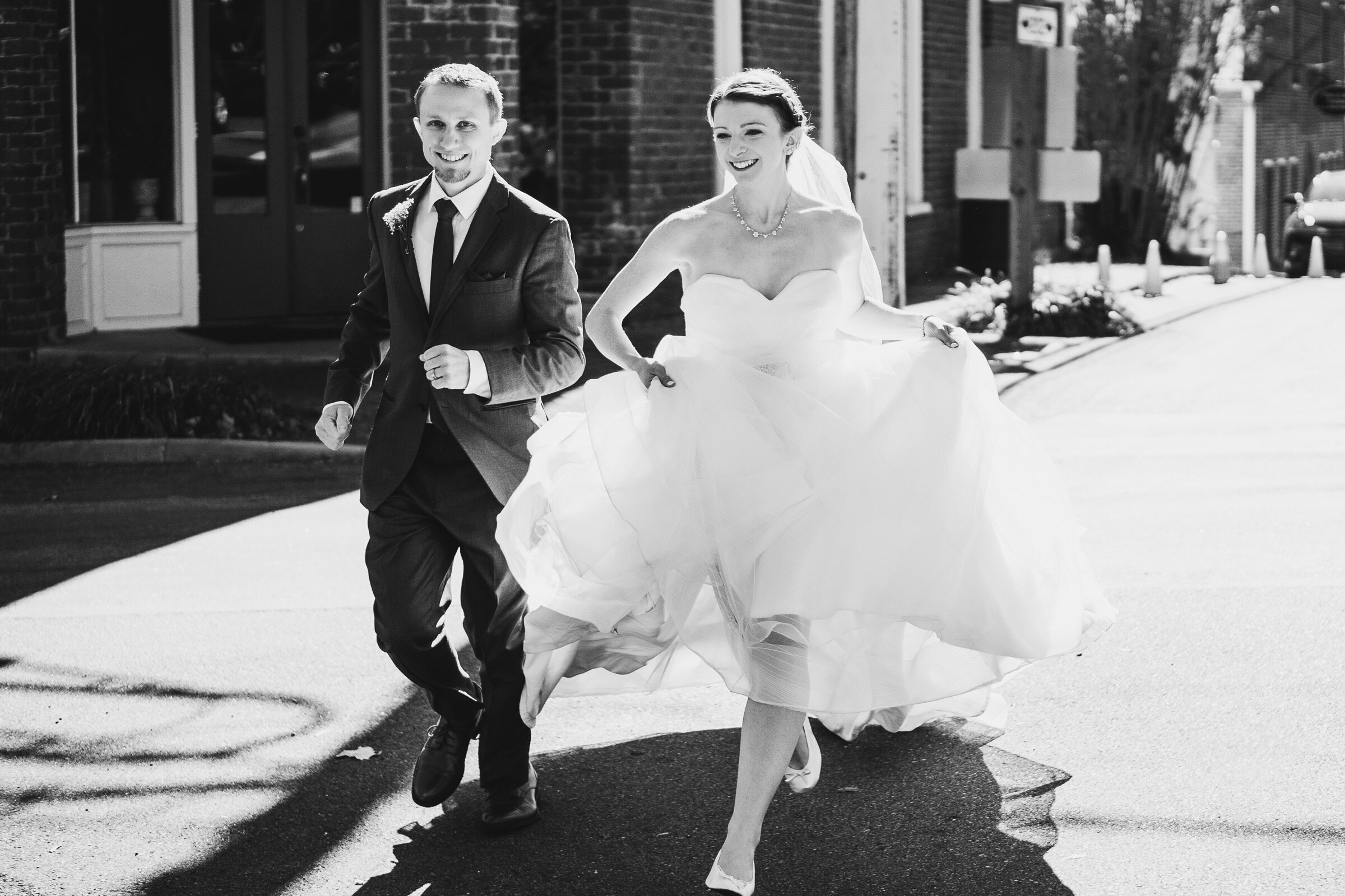 Elegant_Chic_Fall_Wedding_Kyle_House_Fincastle_Roanoke_Virginia_Jonathan_Hannah_Photography-13.jpg