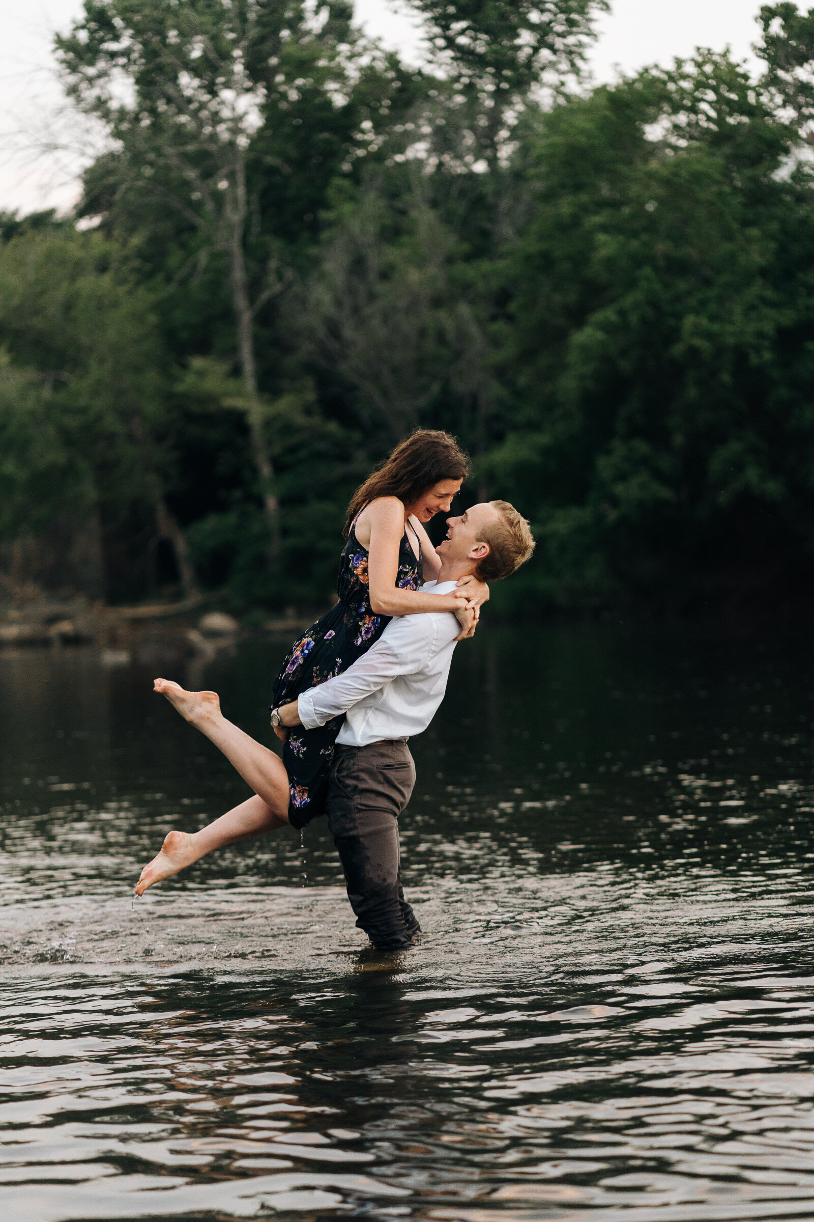 grant-rachel-downtown-lynchburg-virginia-summer-lifestyle-in-the-river-romantic-flirty-and-fun-engagement-session-by-jonathan-hannah-photography-23.jpg