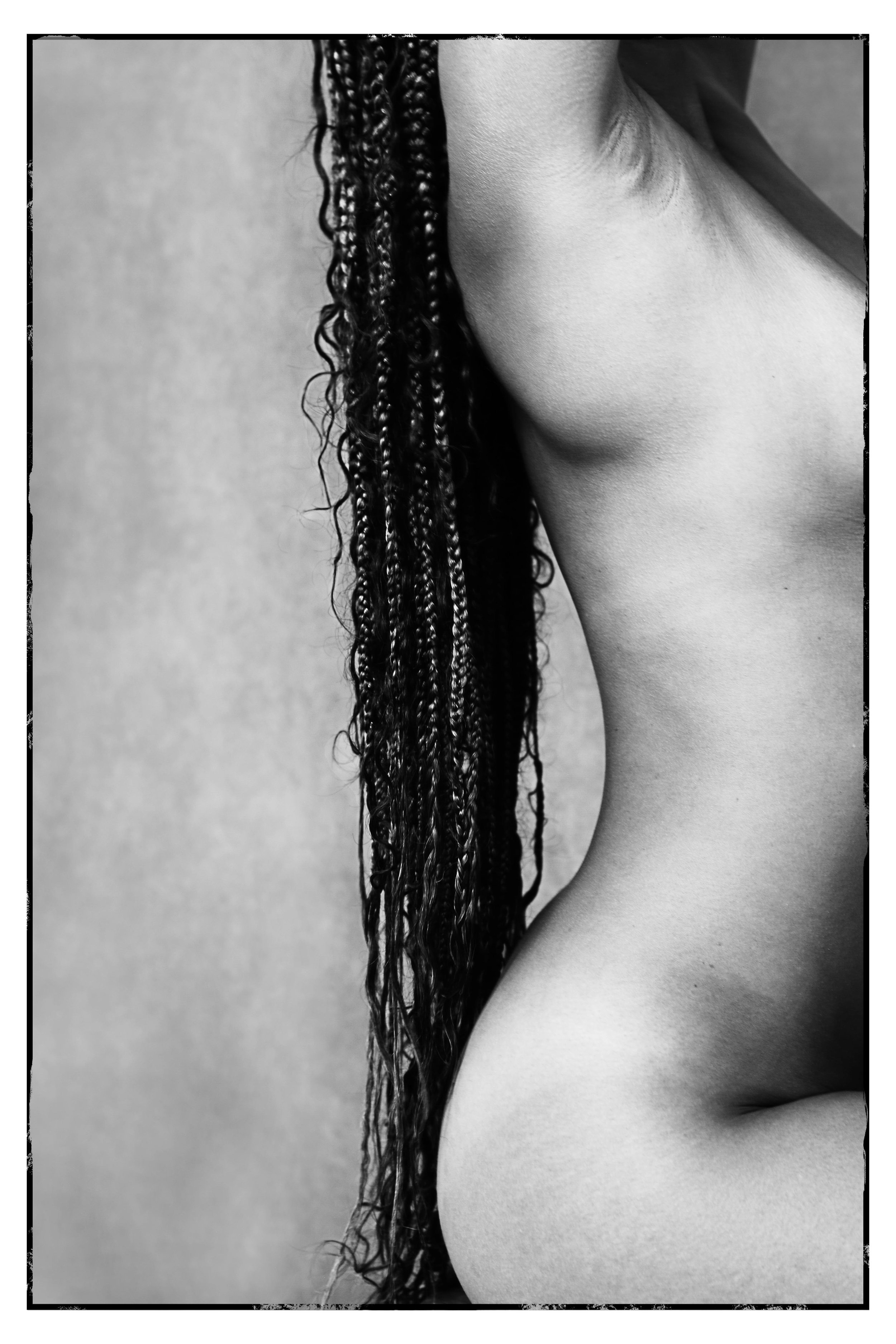 Alessandra_Agurcia_Photo_Back_Curves_031024.jpg