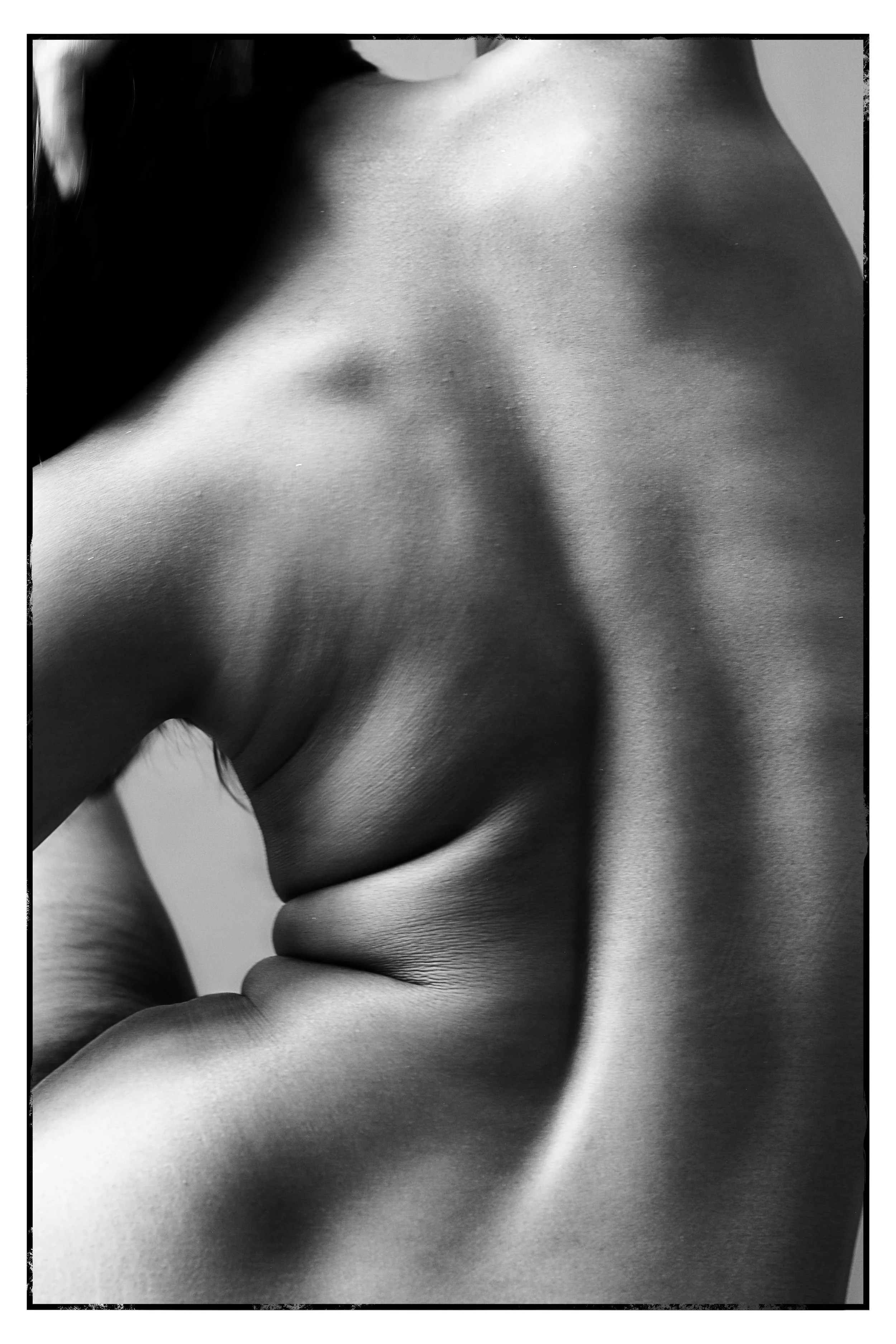 Alessandra_Agurcia_Photo_Back_Curves_Close_Up_031824.jpg