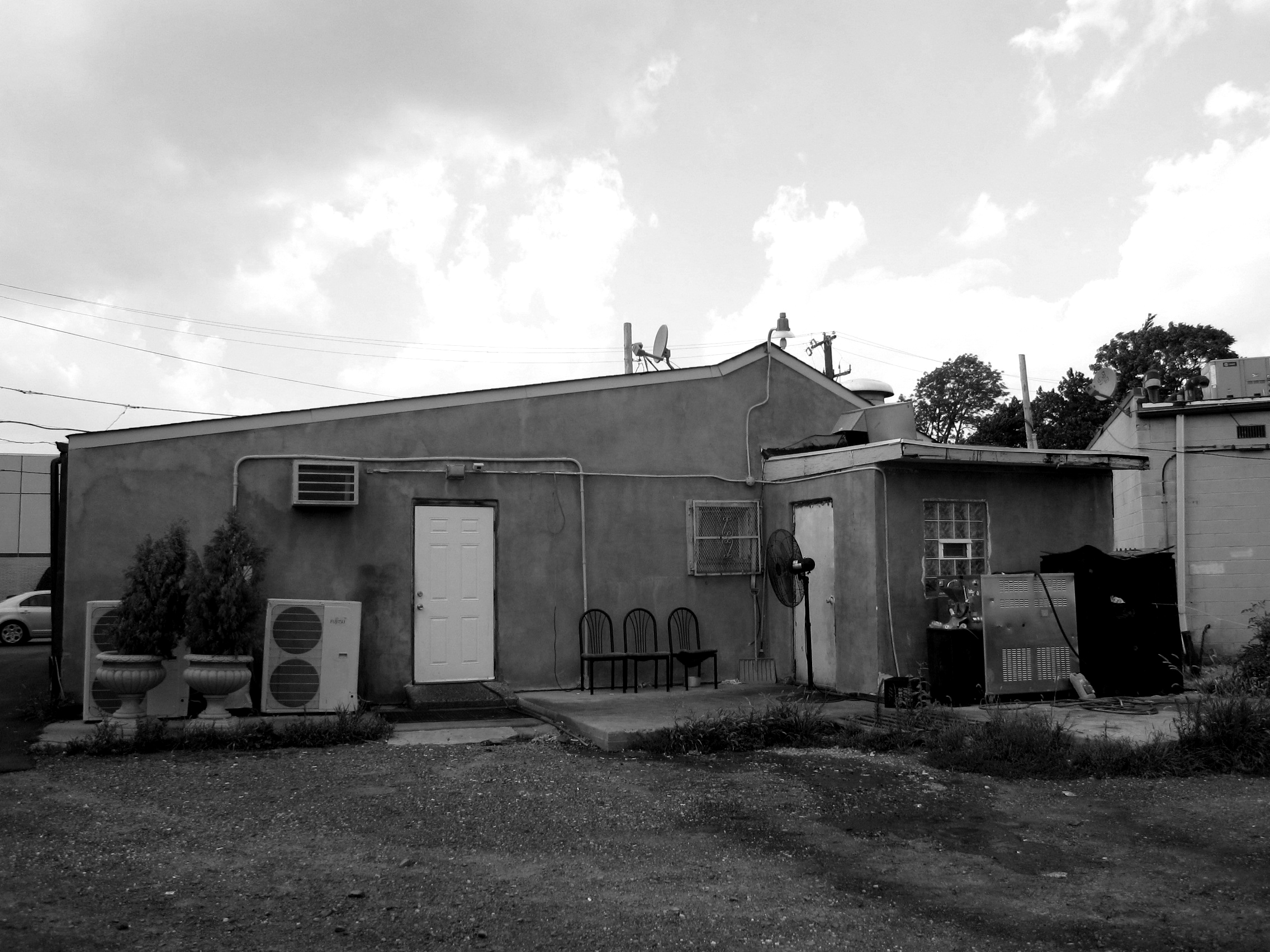 Rear of Macaroni's before 2011