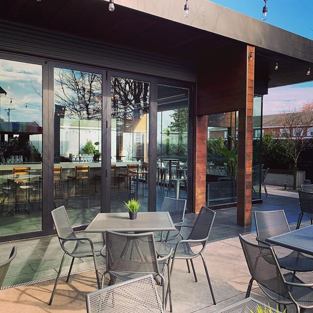 Can&rsquo;t wait until this courtyard is full of people again. Who is missing the outdoor dining? #diningalfresco #outdoorbar #nephilly #philadelphia