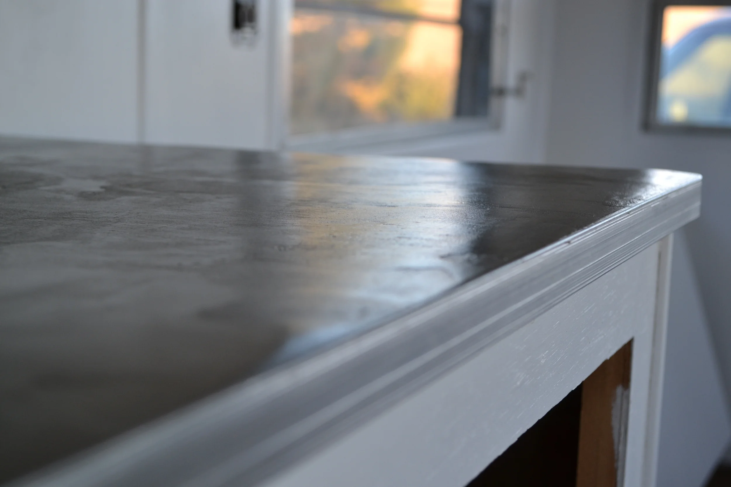 Arguing Aesthetics: Concrete Countertops and a White Sink