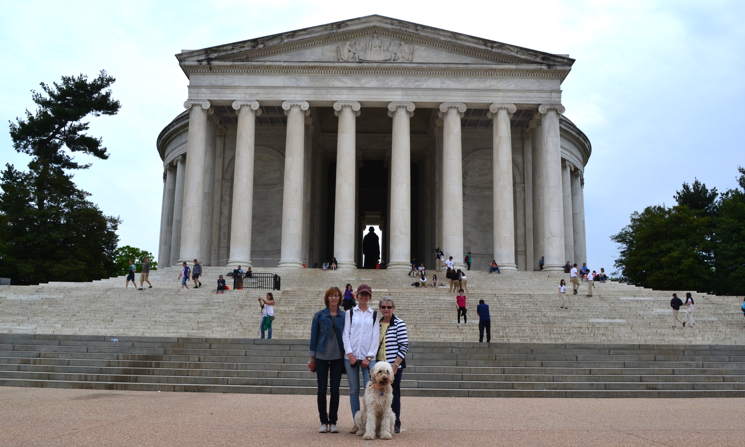 Cindy, Mel, Berdeen and Costello pose in front of the Jefferson Monument.&nbsp;