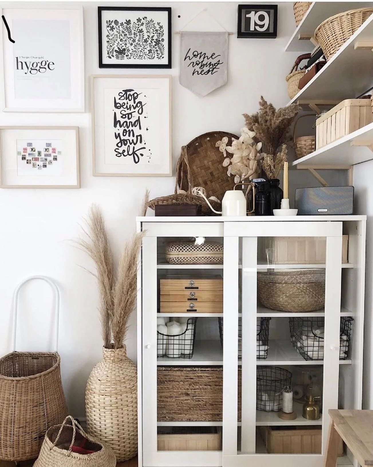 Beautiful scene featuring my Be Awake print up on top!
📷: @jennirobins