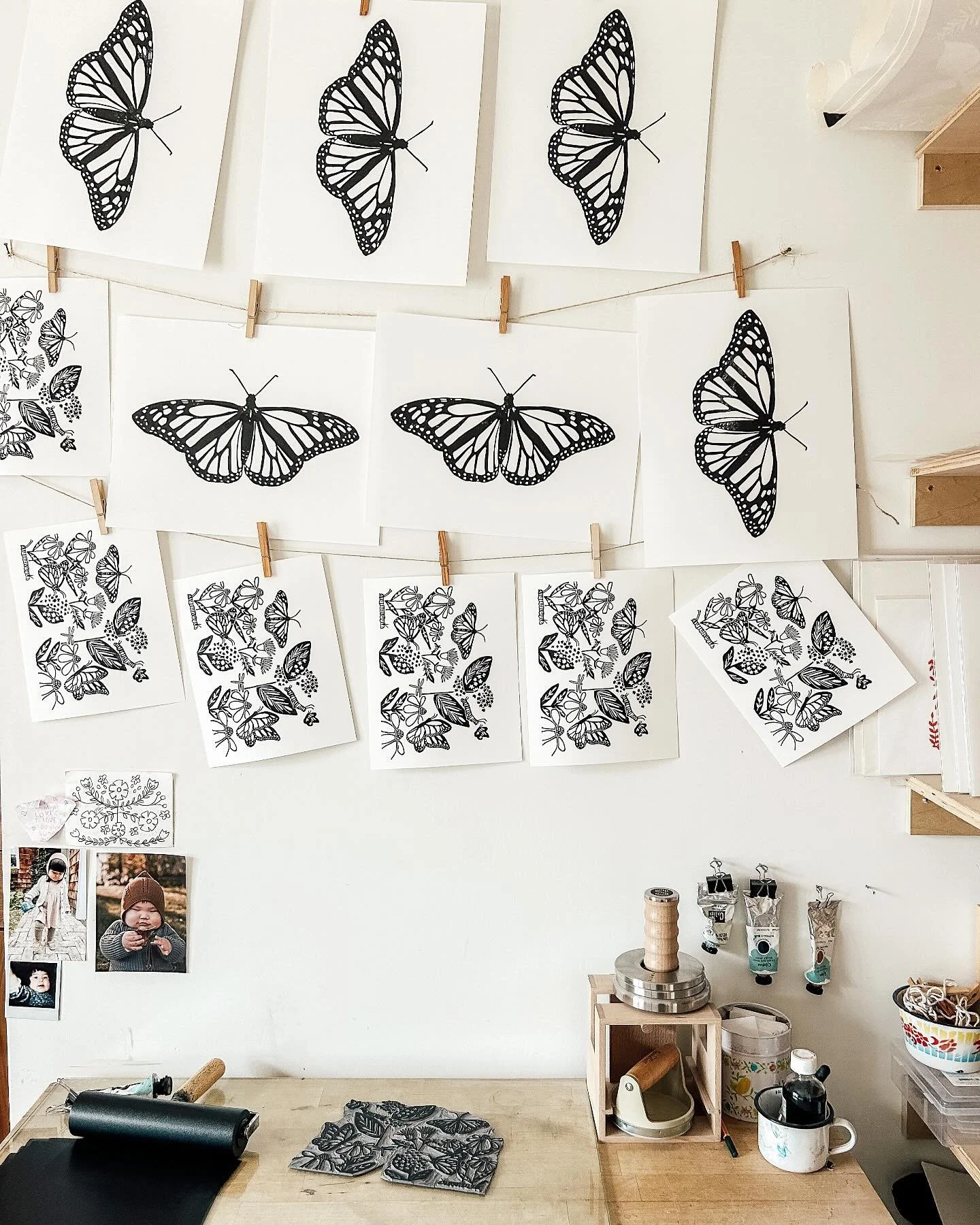 Things are looking awfully fluttery here in the studio, and I&rsquo;m not complaining.
Cannot WAIT for the monarchs to arrive in Manitoba!!

#monarchbutterfly #monarchs #monarchbutterflies #printmaking #butterflyartwork