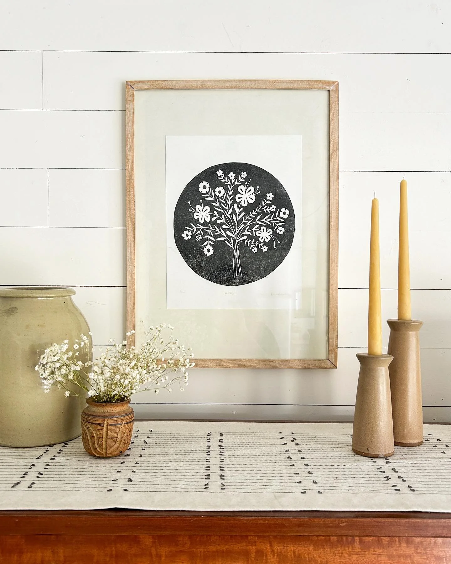 Years ago I ran a giveaway to whoever could name this piece and the winner was Posy (means a small bunch of flowers)
And now I have dog named Posie.
Super interesting fact for your Wednesday 🤓😉