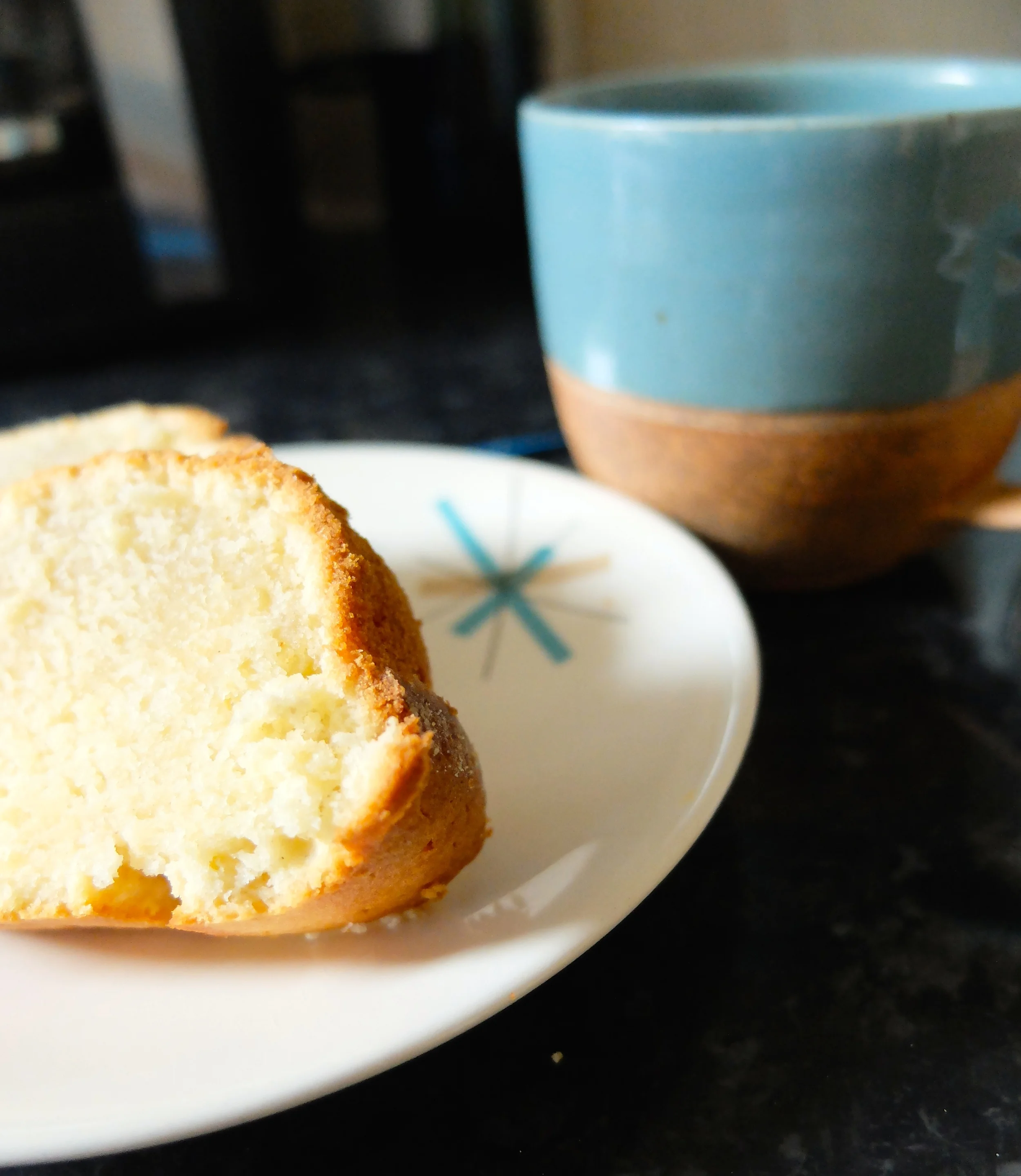 El's (Ersatz) Pound Cake, or, Easiest One-Bowl Pound Cake