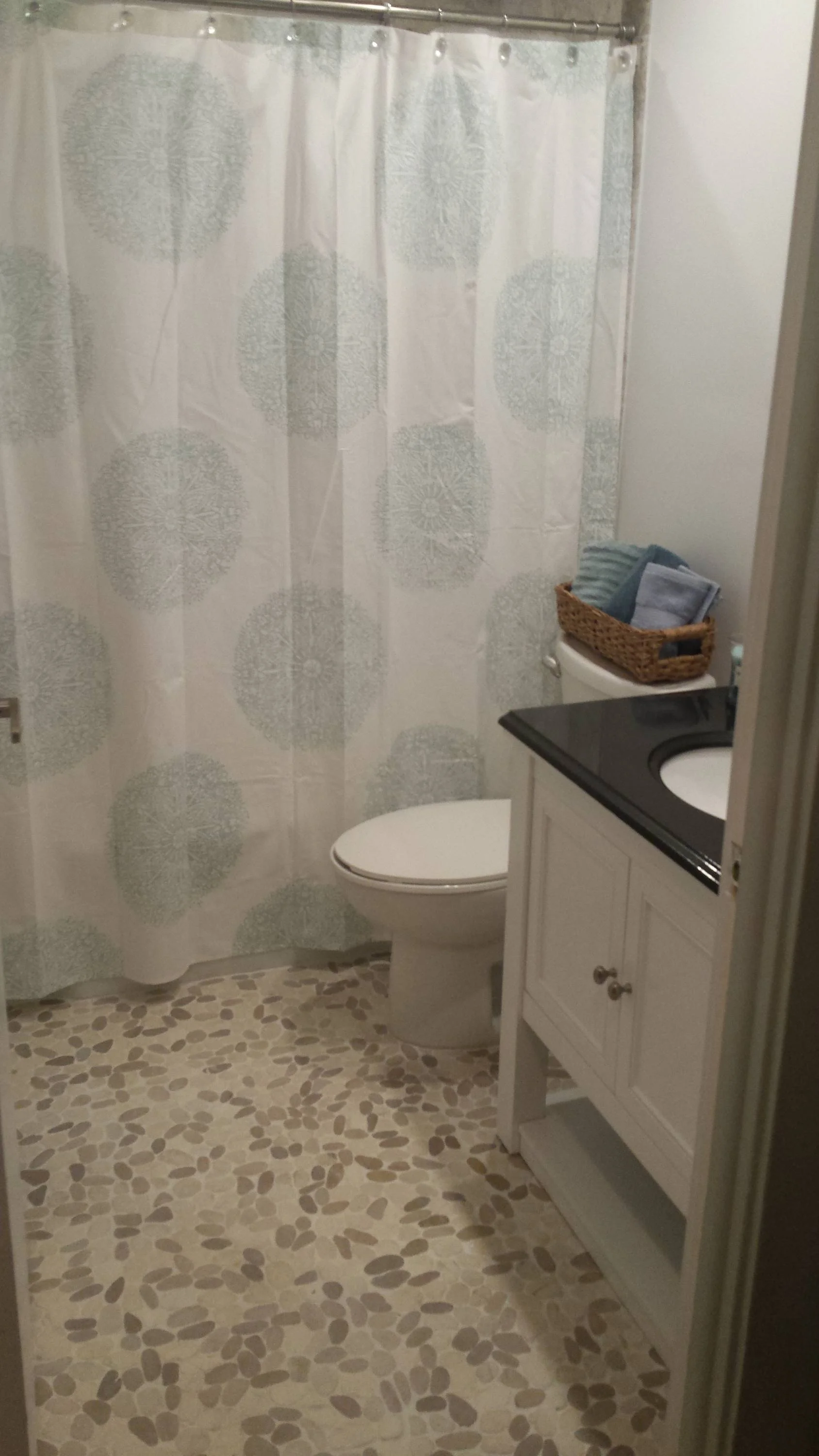 bathroom2.jpg