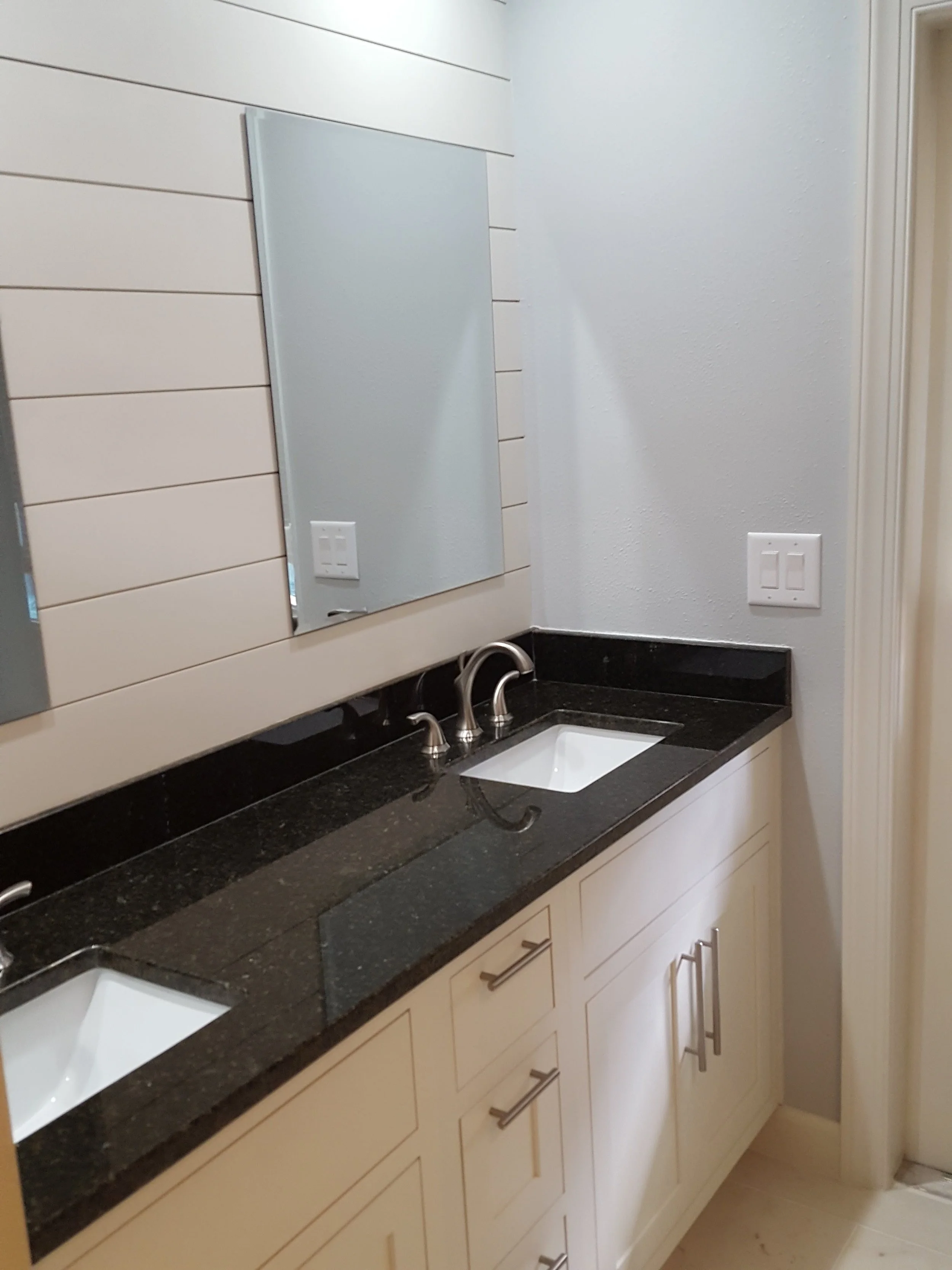 guest bath 2.jpg