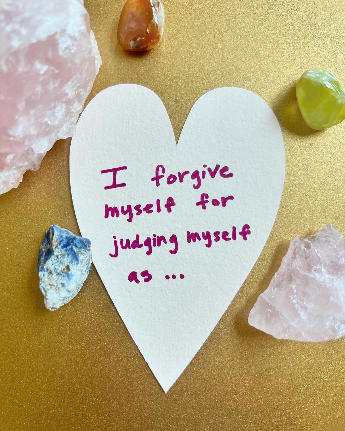 When we are strengthening our relationship with ourselves, creating an internal environment of self-compassion and self-acceptance is one of the best remedies I know. Today&rsquo;s affirmations. 💘 Which one is your favorite? 

#affirmations #affirma