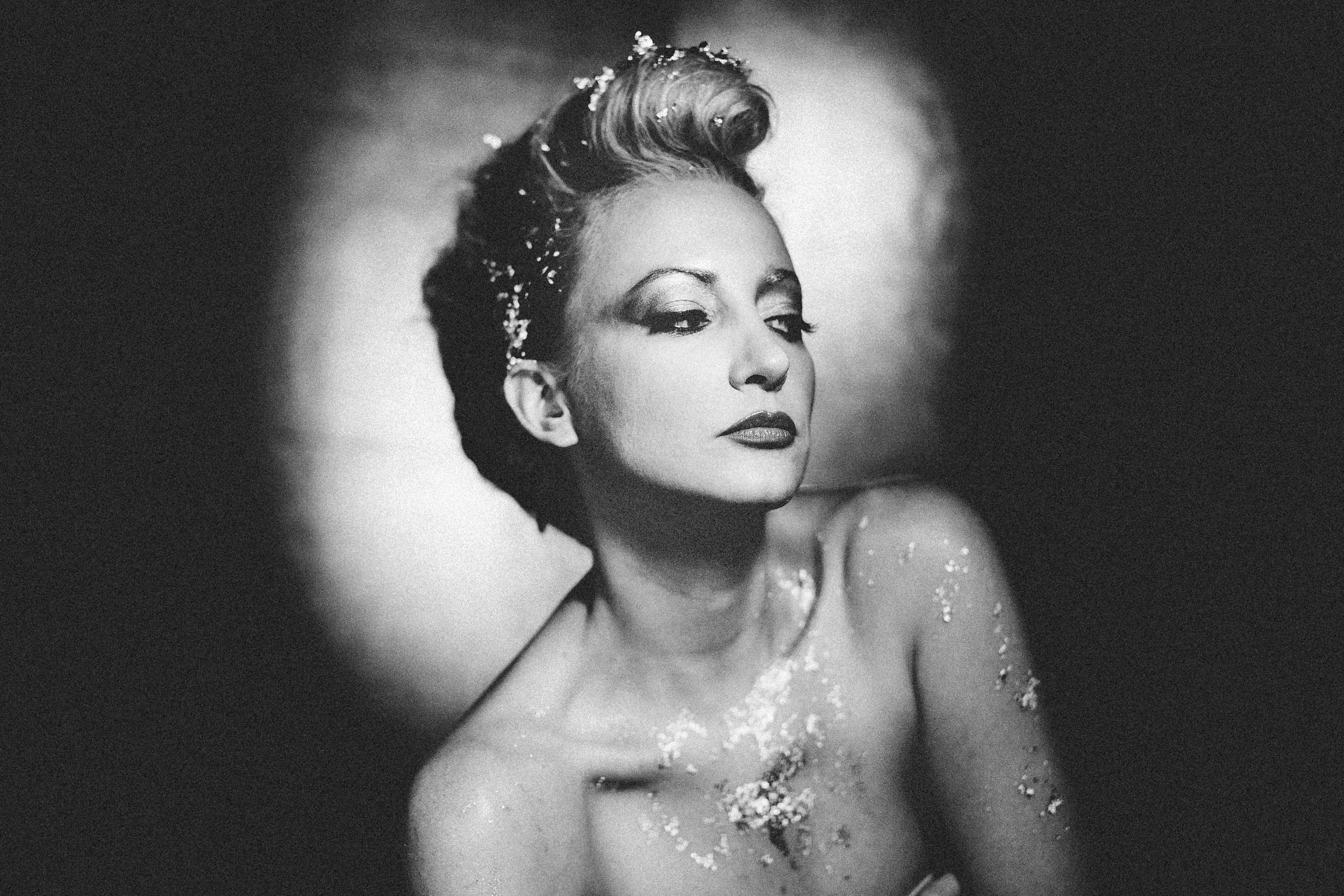 051-Felicity Magazine Favorites.JPG