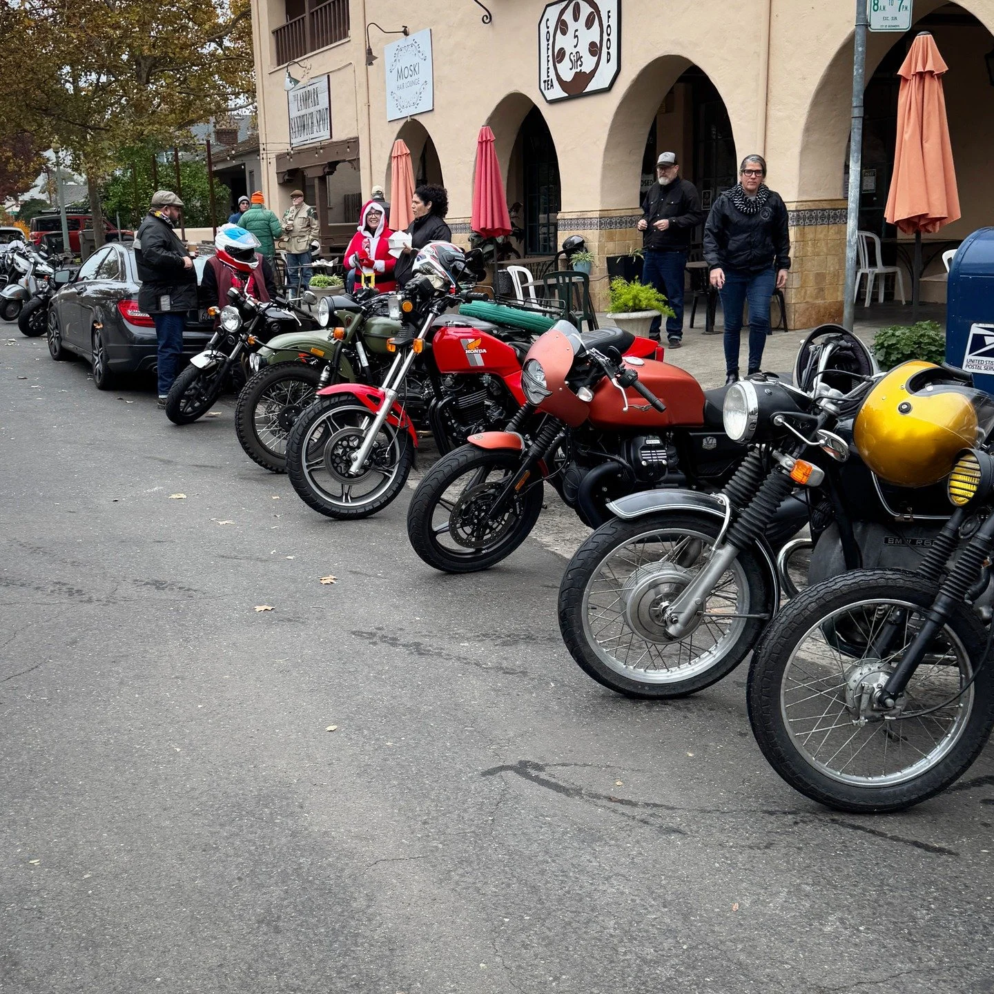 I totally forgot to post pics of Decembers Meeto! Looking forward to seeing everyone at @5sipscoffeetea tomorrow!