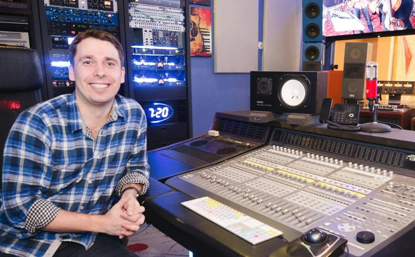 Conrad-Osipowicz-Studio-shot.jpg
