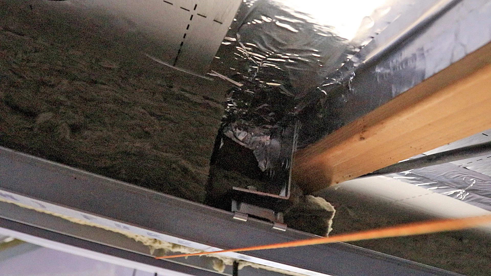 genie-clip-soundproof-ceiling-recording-studio.jpg