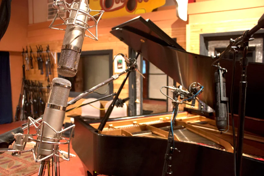 Recording-Piano-Techniques Middle Side