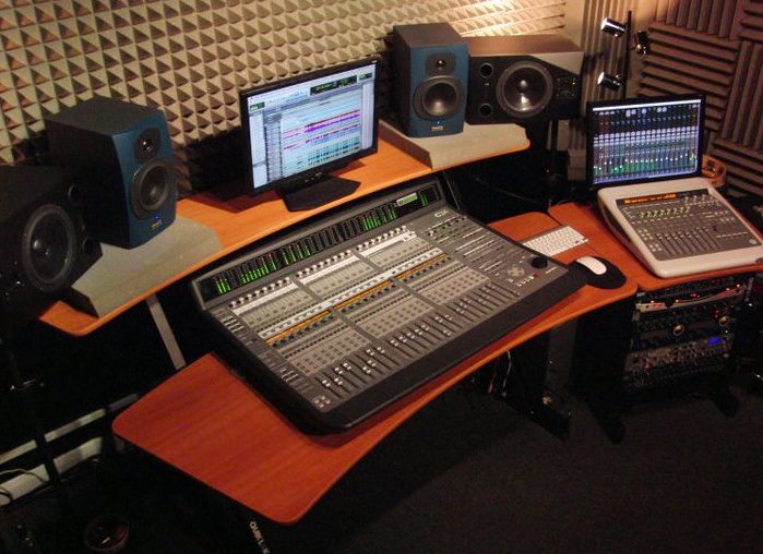 avid pro tools c24 control surface.jpg