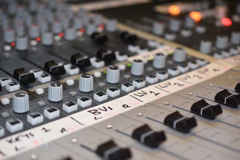 Audient-ASP8024HE-Console.jpg
