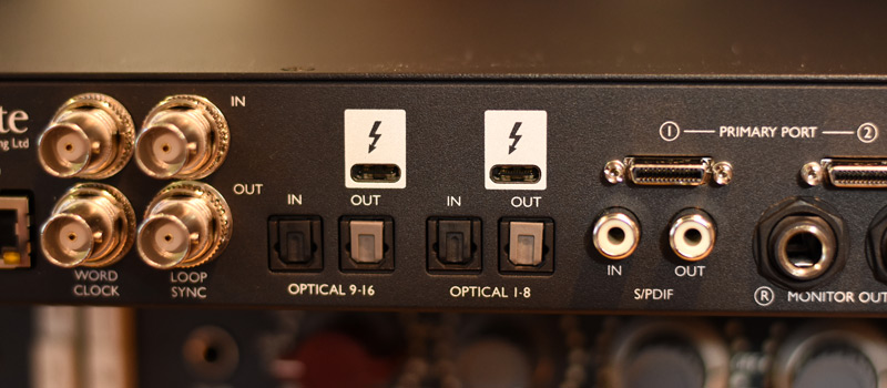R16L-Computer-Connectivity.jpg