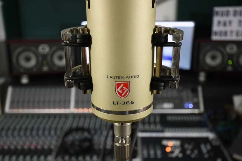 Lauten Audio Even Logo & Model Number