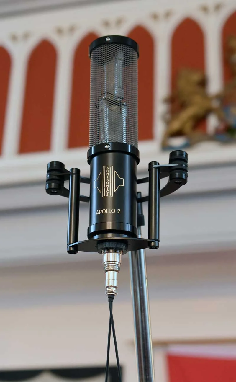 Sontronics Apollo II duel element stereo ribbon microphone being used as a room mic.