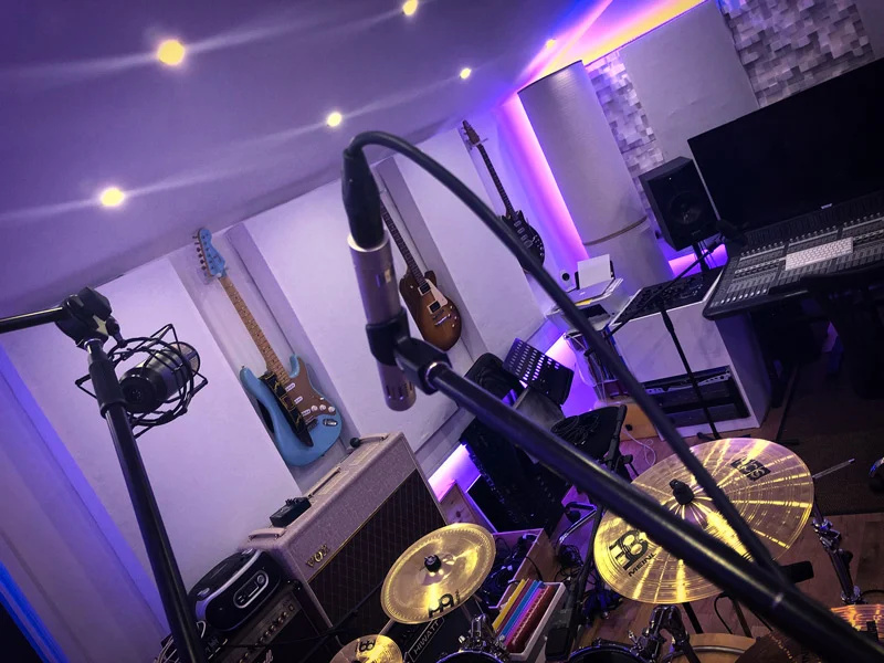 recording-drum-overheads-microphones-stereo-spaced-pair-which-way-round-perspective.jpg