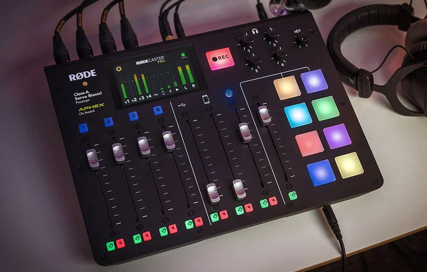 Fly over of the RodeCaster Pro from Rode.