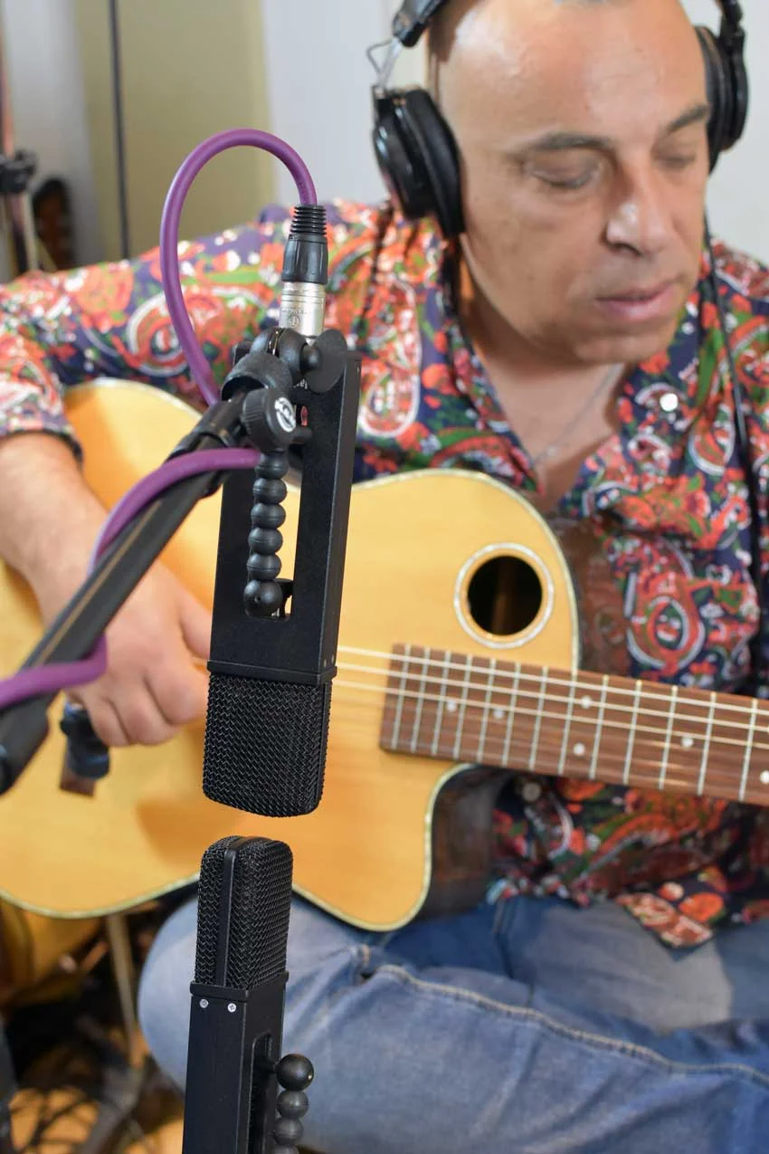 A pair of JZ Black Hole series mics set up in an M/S configuration for recording the nylon string acoustic guitar.