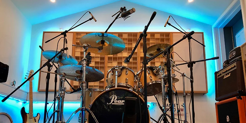 Ways-To-Make-Your-Recording-Studio-More-Comfortable-To-Work-In-For-Long-Periods-Of-Time-studio-lighting-5050-colour-led-strip.jpg