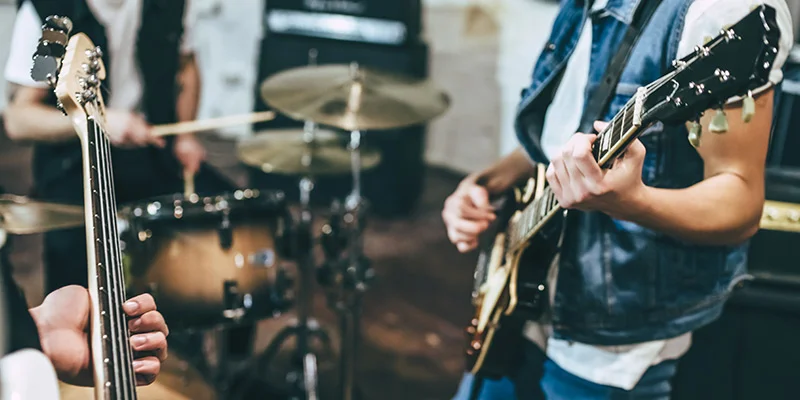 how-to-record-bands-with-microphones-bass-drums-guitars-vocals-pianos.jpg