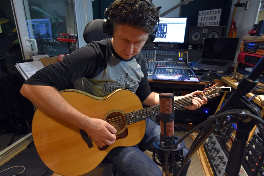 Using the Antelope Audio Edge Quadro to recording acoustic guitar.
