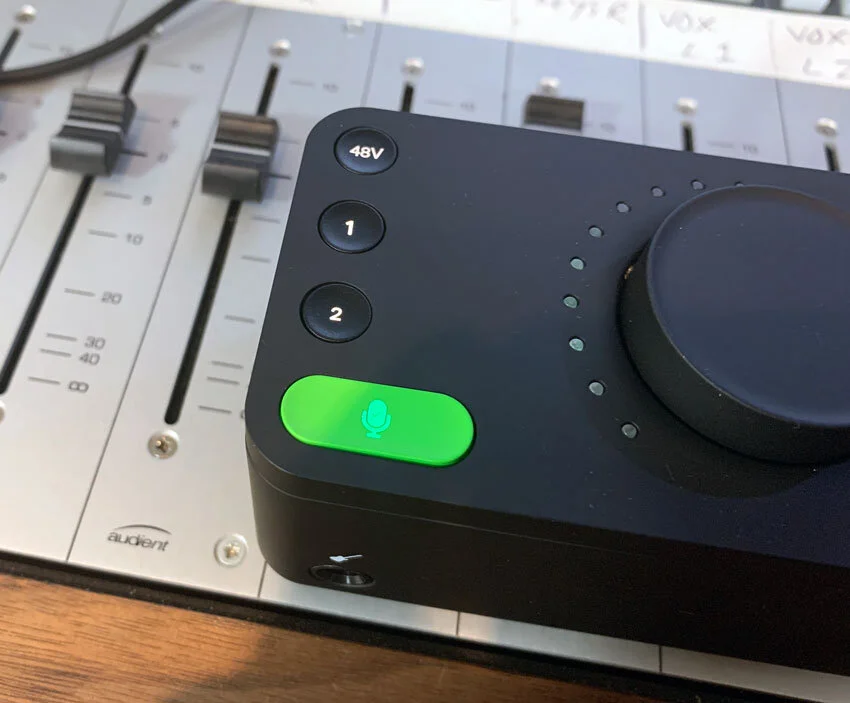 Audient Evo 4 Tested Find Out What We Think About This Small Usb C Audio Interface Production Expert
