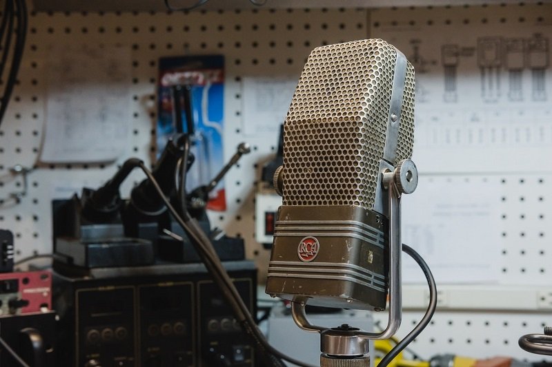 Abbey Road to Thriller: The Classic Microphones Behind Iconic Records ...
