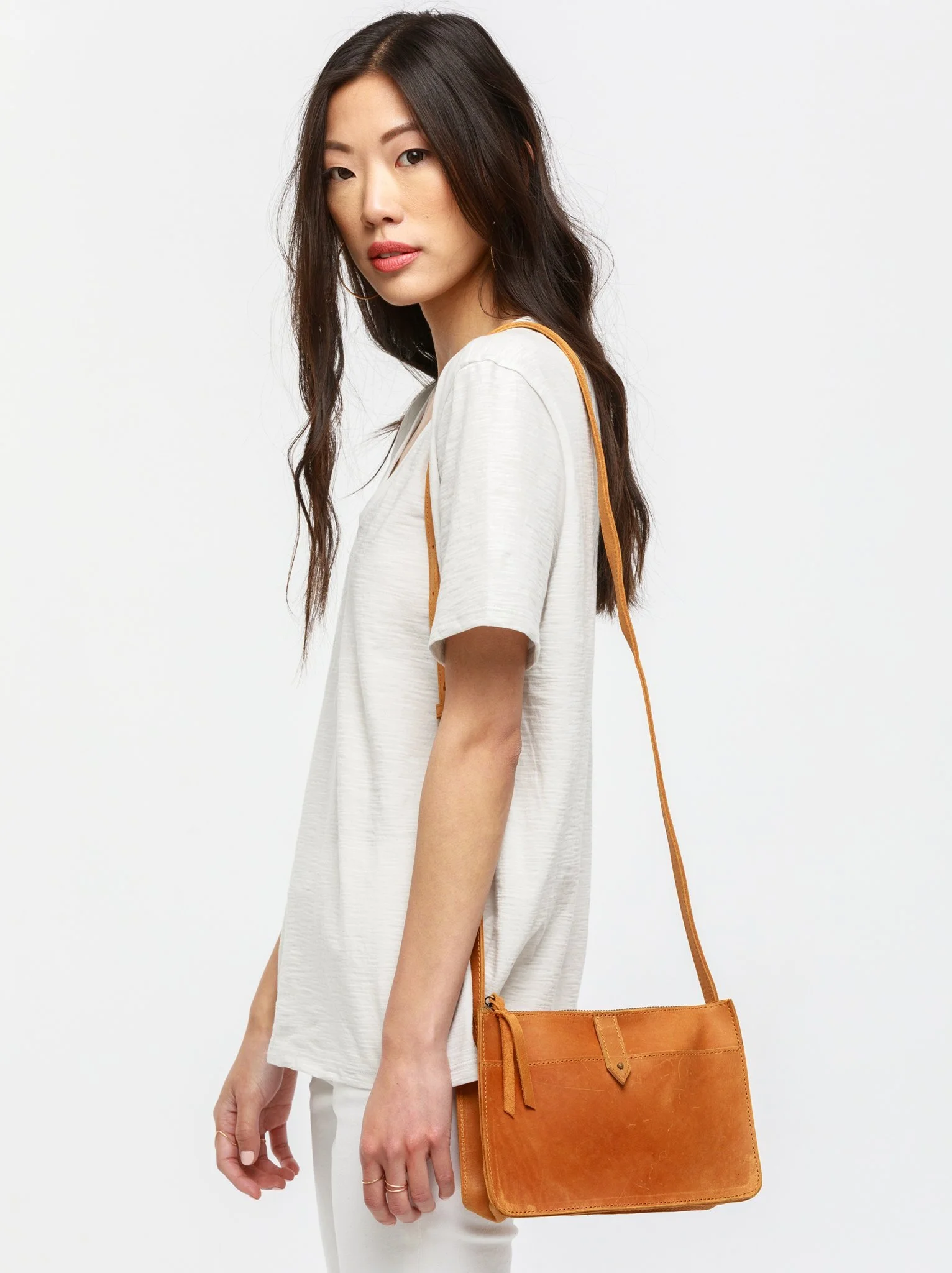 S19_Chaltu_Top_Zip_Cross_Cognac.jpg