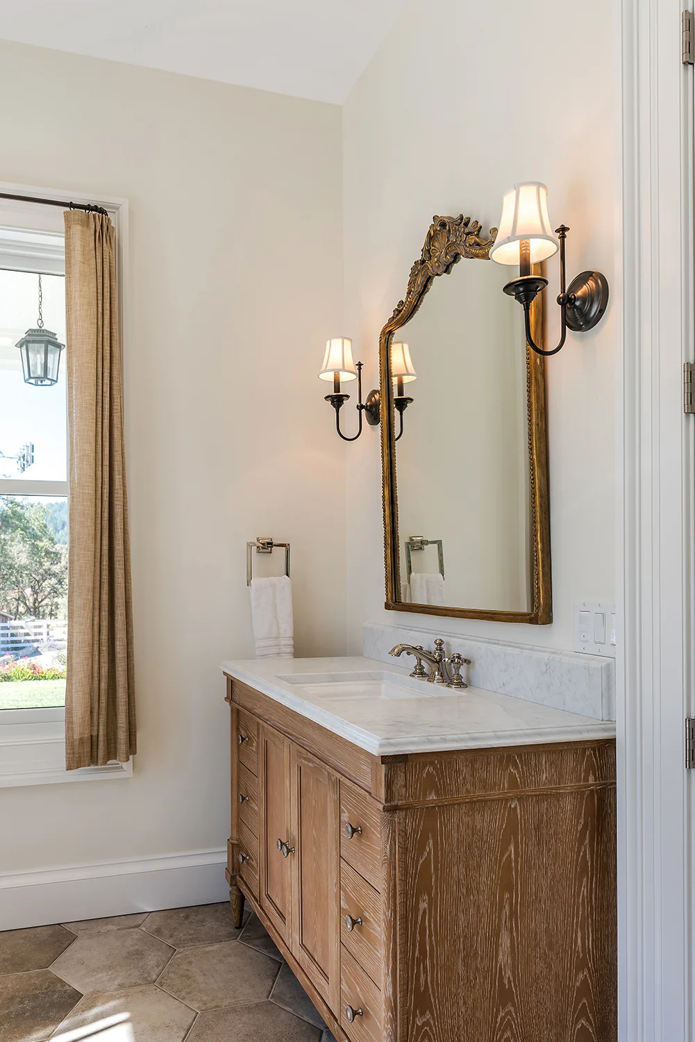 master bath-019.jpg