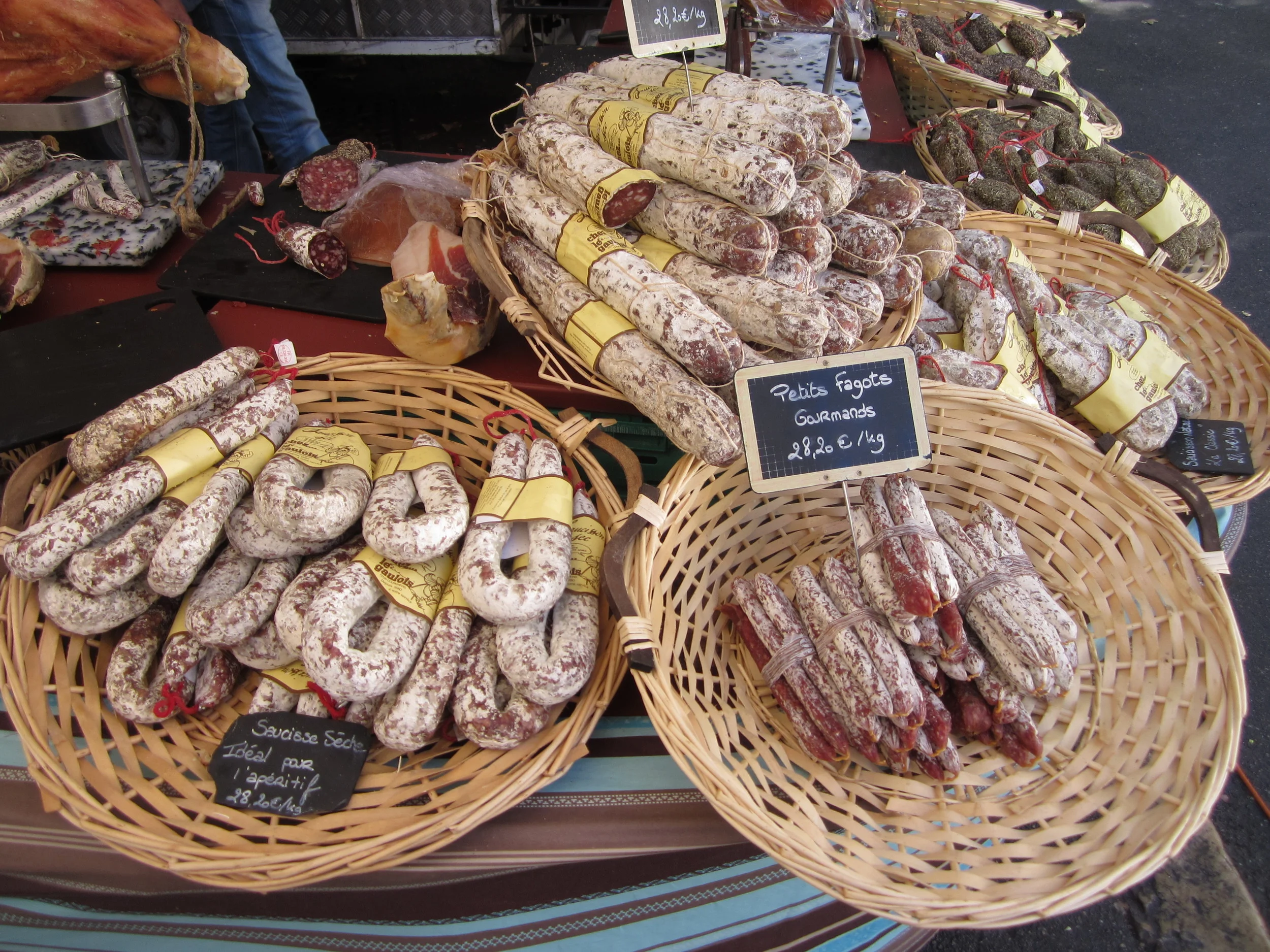 FOOD SAUCISSON.JPG