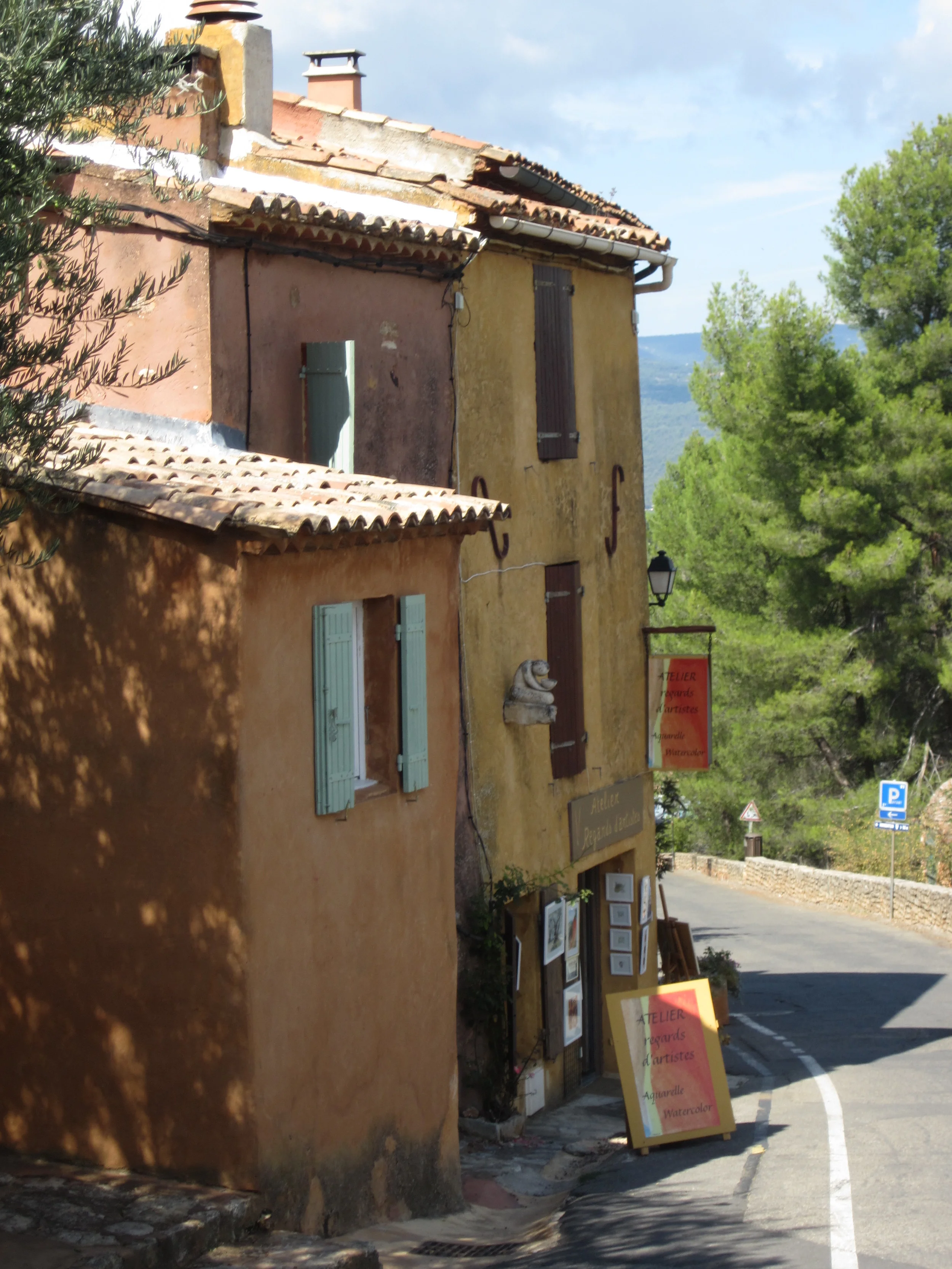 VILLAGE OCHRE (10).JPG