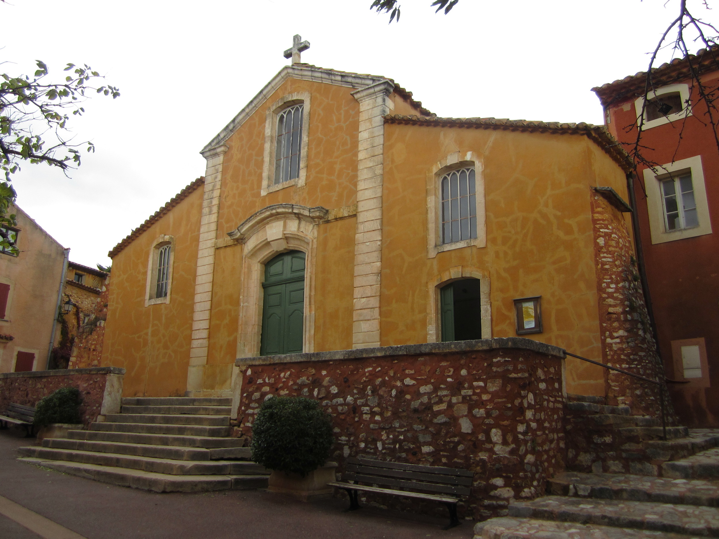 VILLAGE OCHRE (15).JPG