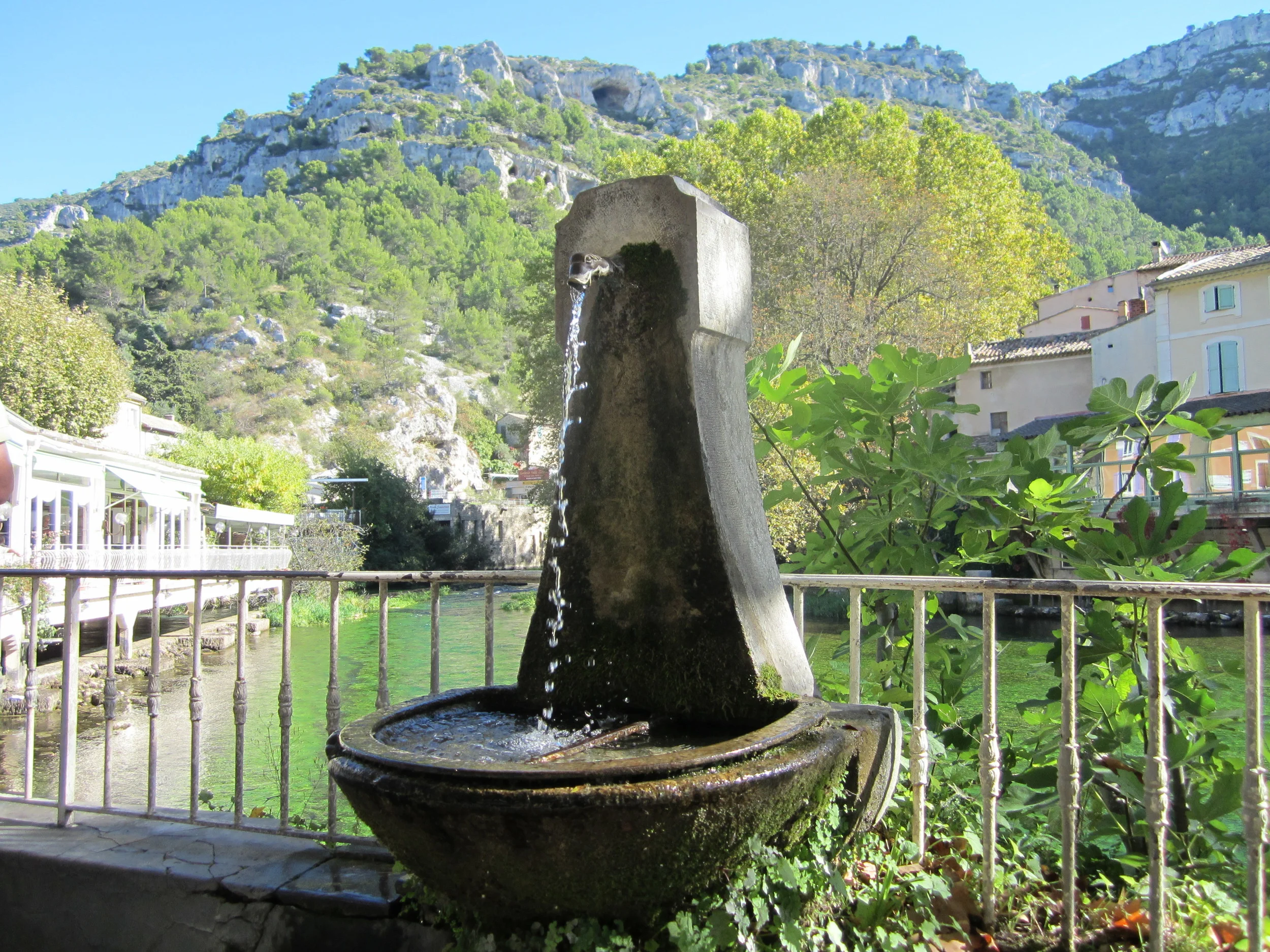 WATER FOUNTAIN (1).JPG