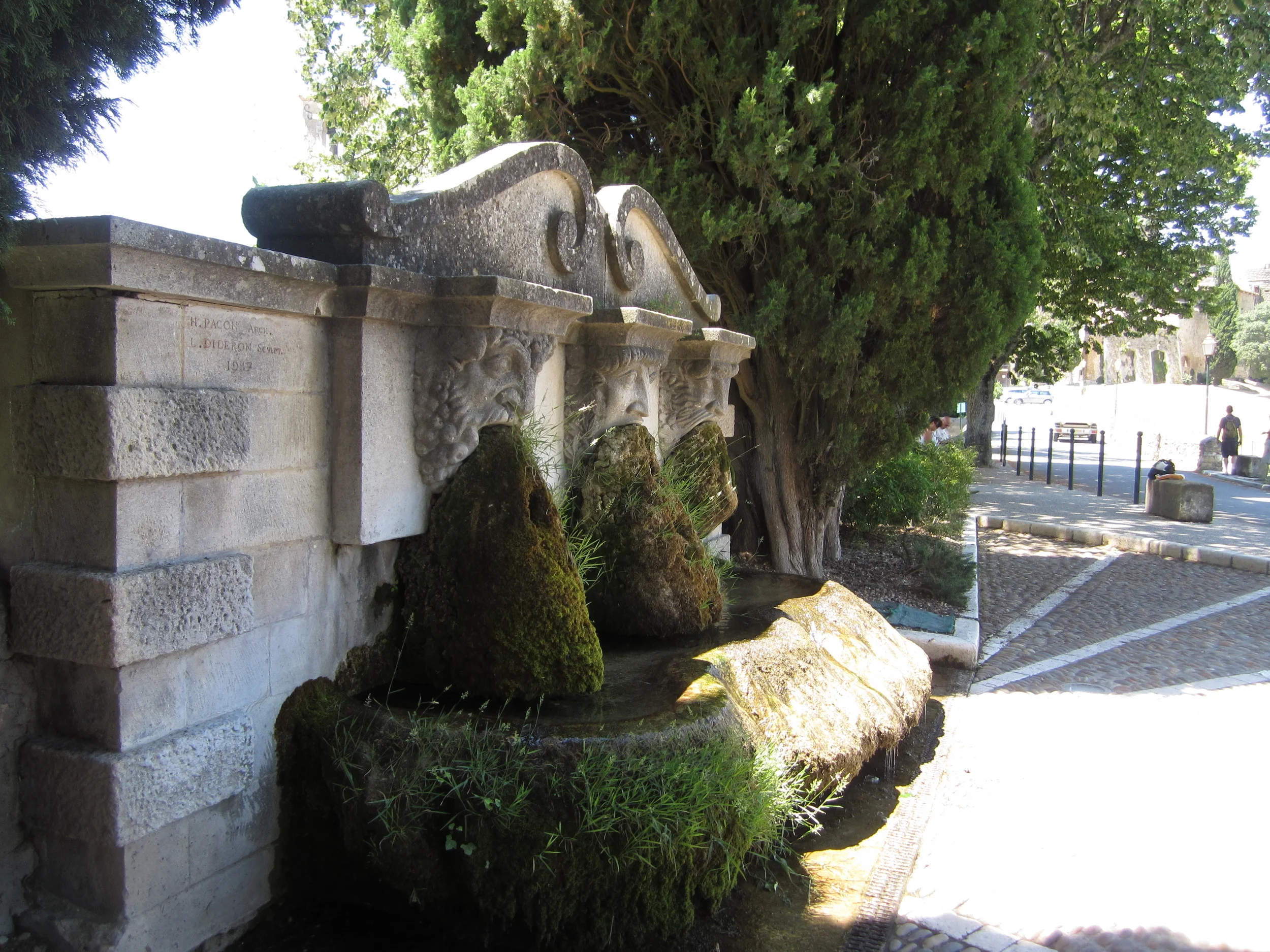 WATER FOUNTAIN (2).JPG