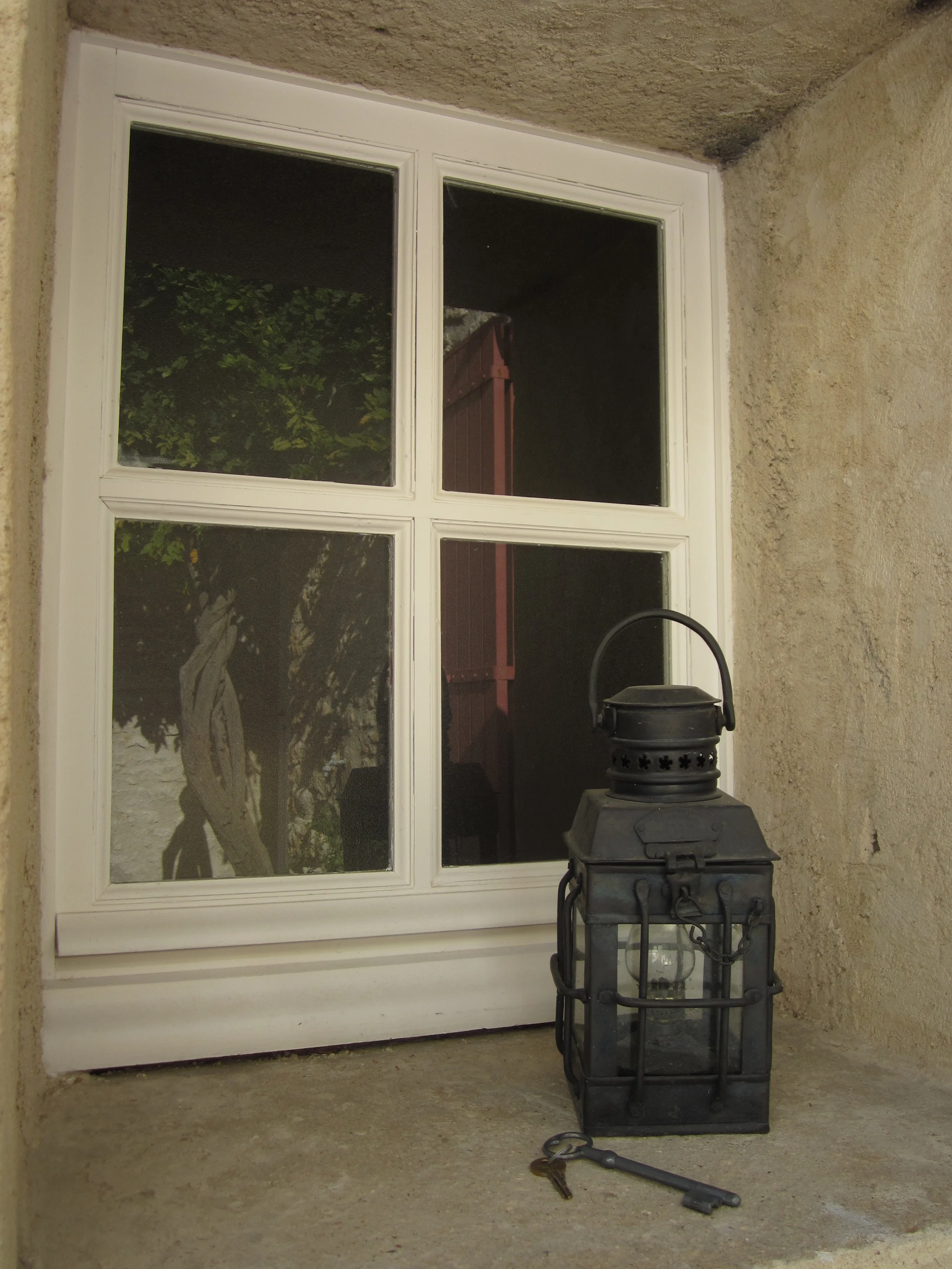 WINDOW (3).JPG