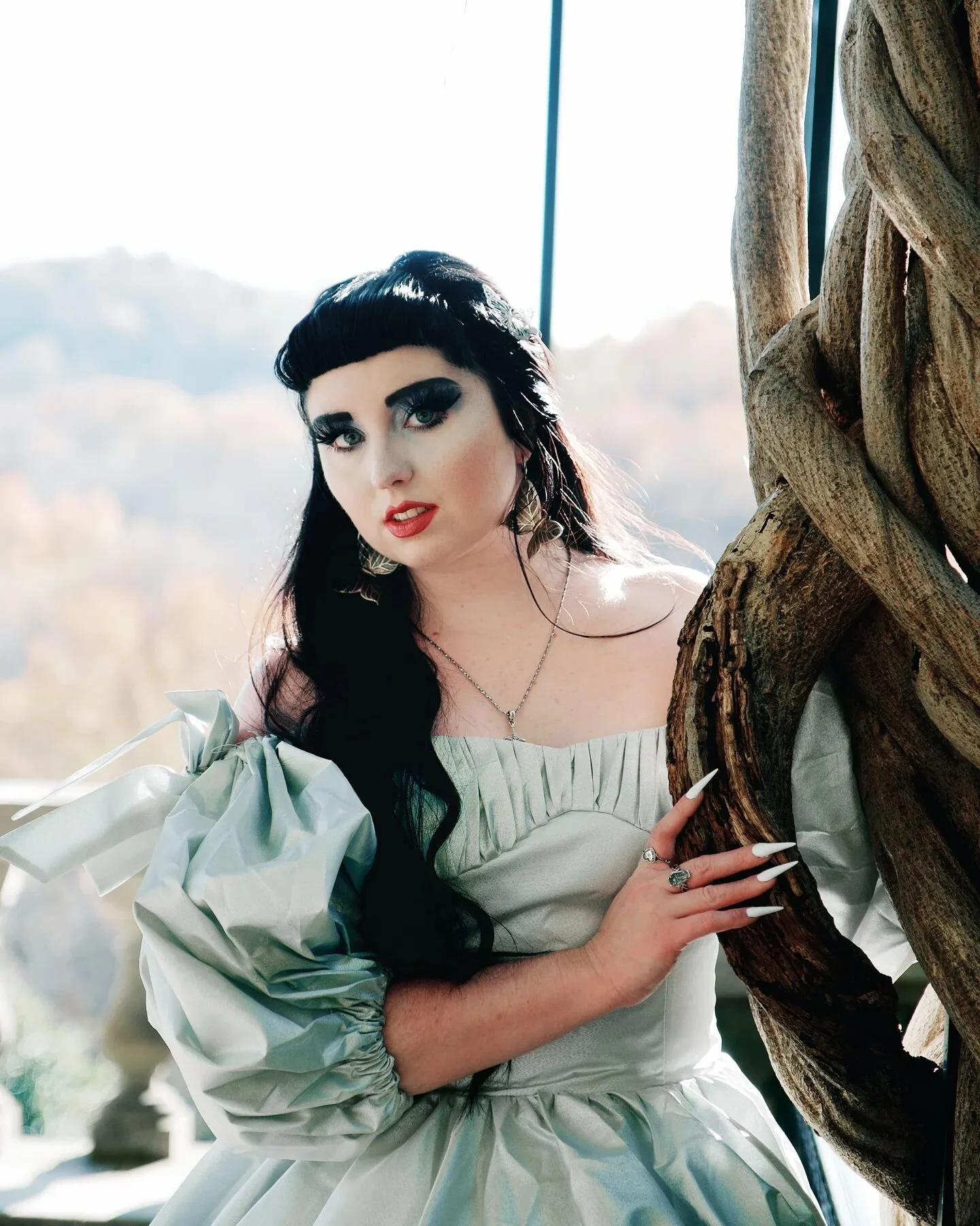 Positivity has always been hard for me 🥀

I actually wrote a song &quot;Mrs. Negativity&quot; because of this very fact. And living with chronic depression and anxiety for years has also made looking on the sunny side almost impossible ☔

But this w