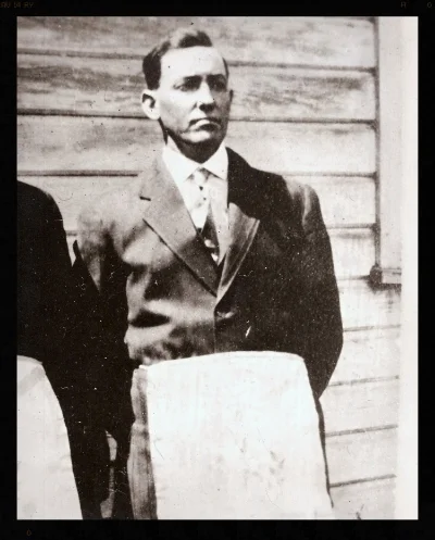  1905 F.A. Woodin *