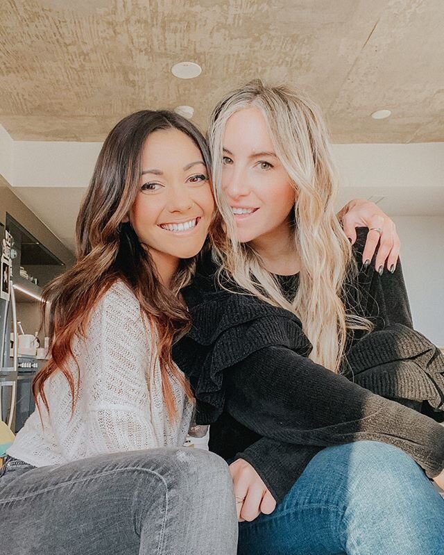 Life looks a little bit different these days. 💛 Grateful to start a new chapter with my roomie in a sun-filled apartment. Here&rsquo;s to always having really great hair. 💁🏻&zwj;♀️ @aimeecgcox @punchstudioco