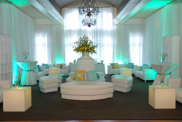 wide-shot-of-room-M.jpg
