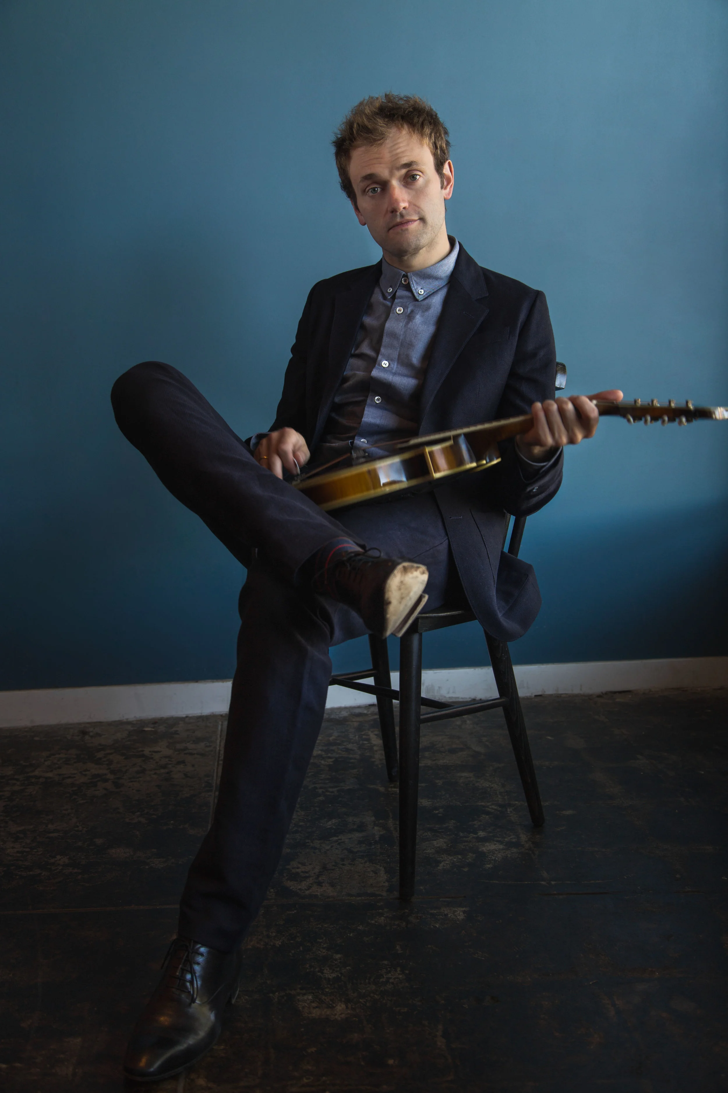 Chris Thile credit Devin Pedde.jpg