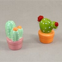 bh18-1010+cactus+salt+and+pepper+shaker+set.jpg